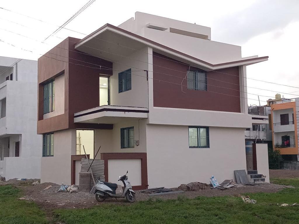 Bavne Bungalow, Lonar — the completed structure on site